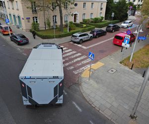 Pilna akcja służb przy Senacie. Na trawniku leżał „bezzałogowy statek powietrzny”