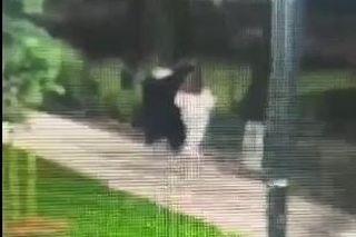 Chojrak wskoczył na fontannę, która się złamała. Jastrzębska policja szuka sprawcy, który uciekał w popłochu