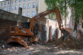Kamienice przy Piotrkowskiej w Łodzi odzyskują dawny blask
