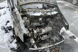 Pożar samochodu na trasie S7 obok węzła Kielce-Południe