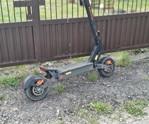 Wypadek dwóch nastolatków na hulajnodze w Kuczowie. Na miejscu lądowało LPR