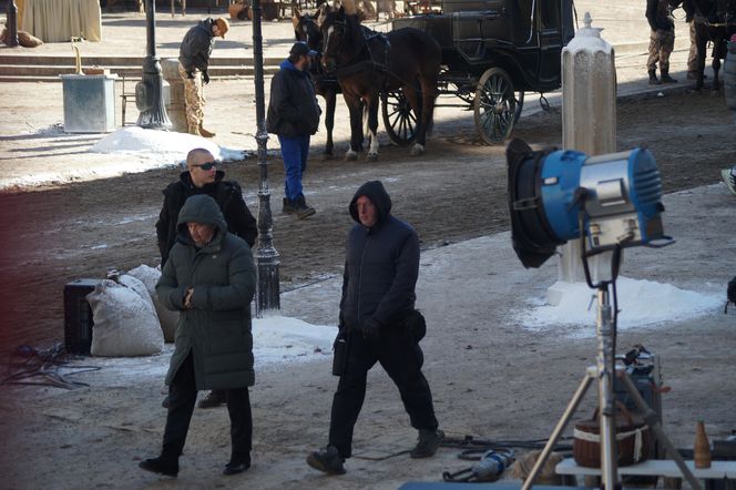 Gwiazdy marzną na planie "Lalki"