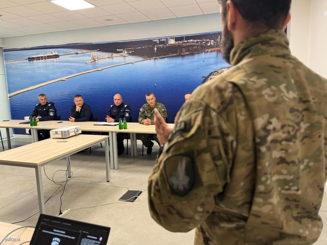 Spektakularna akcja służb w gazoporcie