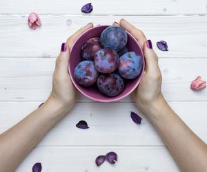 Śliwka na paznokciach to najmodniejszy manicure nadchodzącej jesieni