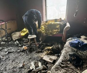 Bezdomny w Smolnie. Pomogli mu policjanci Komendy Powiatowej Policji w Pucku