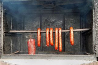 Tradycyjne, wędzone wędliny