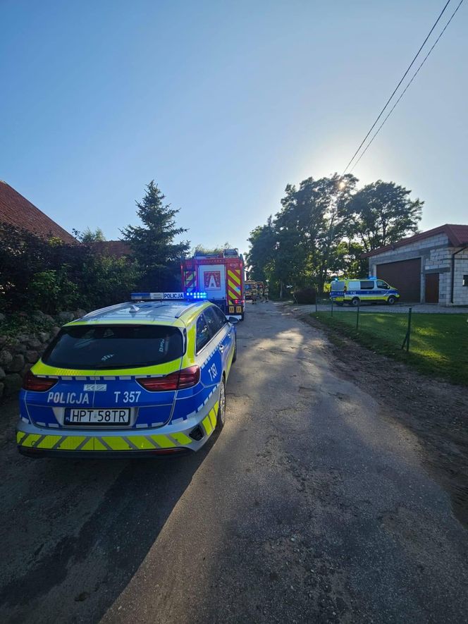   Motocykl potrącił 6-letnie bliźniaczki. Dramatyczny wypadek w Klejnowie