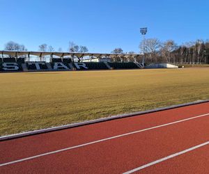 Stadion w Starachowicach gotowy. Kiedy na murawę wybiegną piłkarze?