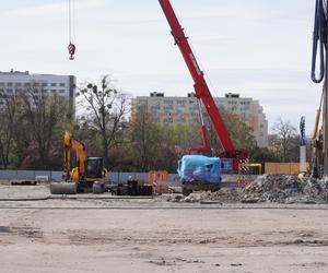 Skwer Kościuszki. Budowa hotelu Mövenpick Hotelu Gdynia i apartamentów Waterhall Residence.