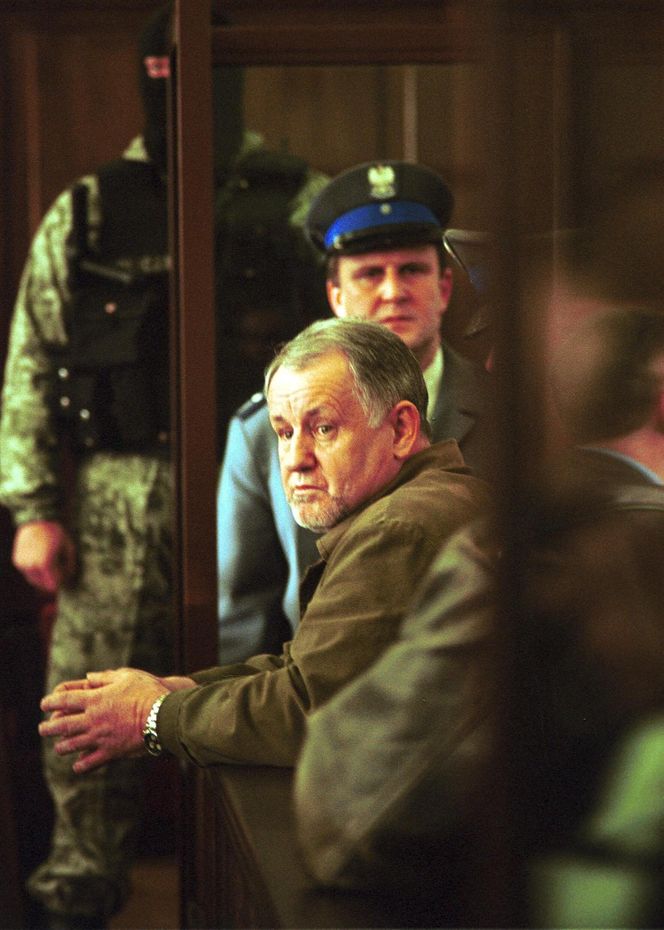 Sprawdziliśmy, gdzie spoczywają najwięksi zbrodniarze. Groby morderców i prawdziwych gangsterów na Mazowszu