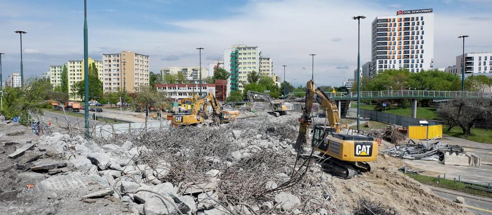 Burzą wiadukt nad Ostrobramską