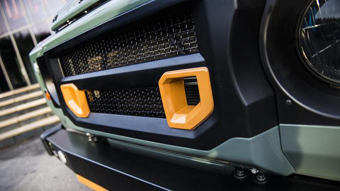 Kahn Design Land Rover Defender Pick Up