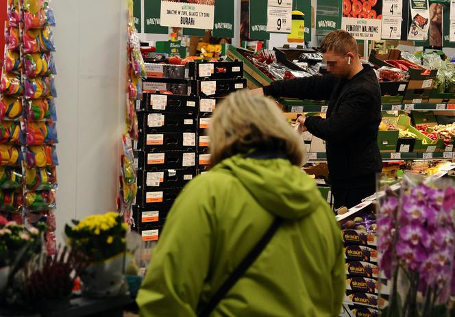 Maseczki ochronią nas przed 4 falą