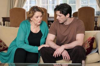 Koniec Barw szczęścia. Przepadnie rodowe dziedzictwo Cezarego w ostatnim 3202 odcinku! Okradziona Józefina nic mu nie zostawi - ZDJĘCIA 