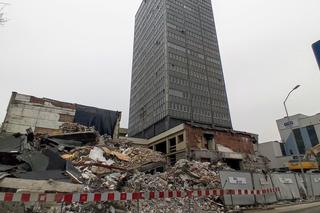 Prace rozbiórkowe w dawnym wieżowcu TVP Szczecin - grudzień 2020