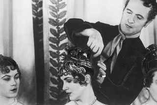 Imperium fryzjerskie Antoniego Cierplikowskiego: Jak syn szewca został pionierem damskich salonów piękności