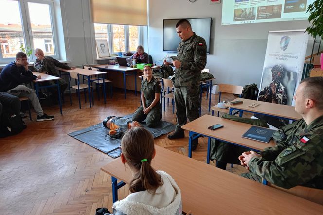 Prowadzone w ramach programu Edukacja z Wojskiem zajęcia w szkołach będą się odbywać do 13 grudnia 2024 roku.