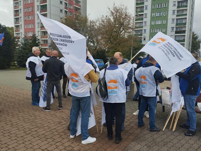 Hutnicy i koksownicy wyszli na ulice w Dąbrowie Górniczej. Apel do rządu o ratunek dla branży i tysięcy miejsc pracy