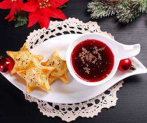 Barszcz wigilijny z grzybami i majerankiem: prosty przepis