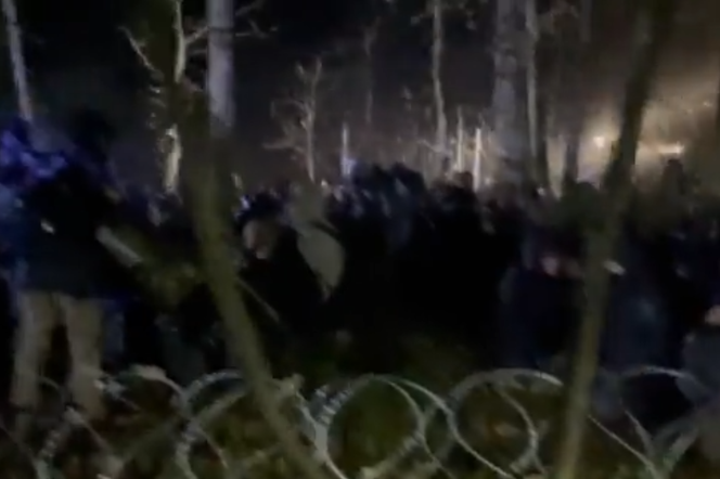 Dubicze Cerkiewne. Grupa 200 migrantów przedarła się do Polski. Pięć osób zostało rannych 