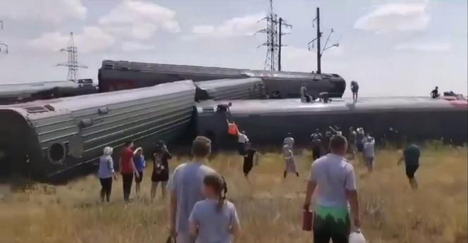 Osiem wagonów pociągu pasażerskiego relacji Kazań-Adler wykoleiło się pod Wołgogradem w Rosji