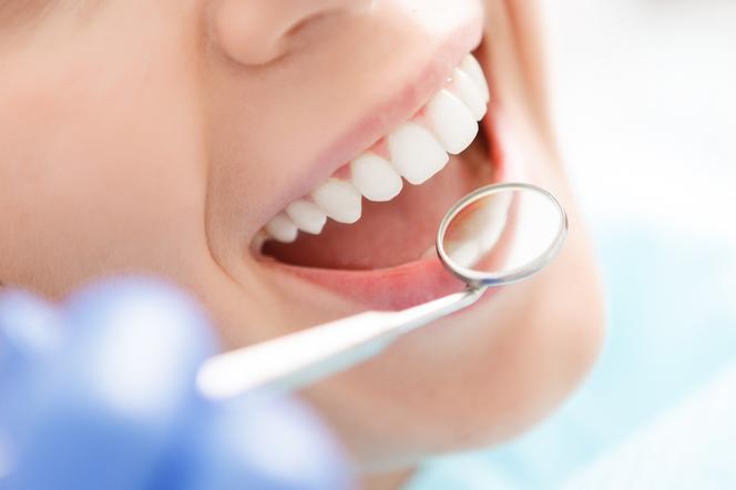 Choroby DZIĄSEŁ - największe zagrożenie dla zębów