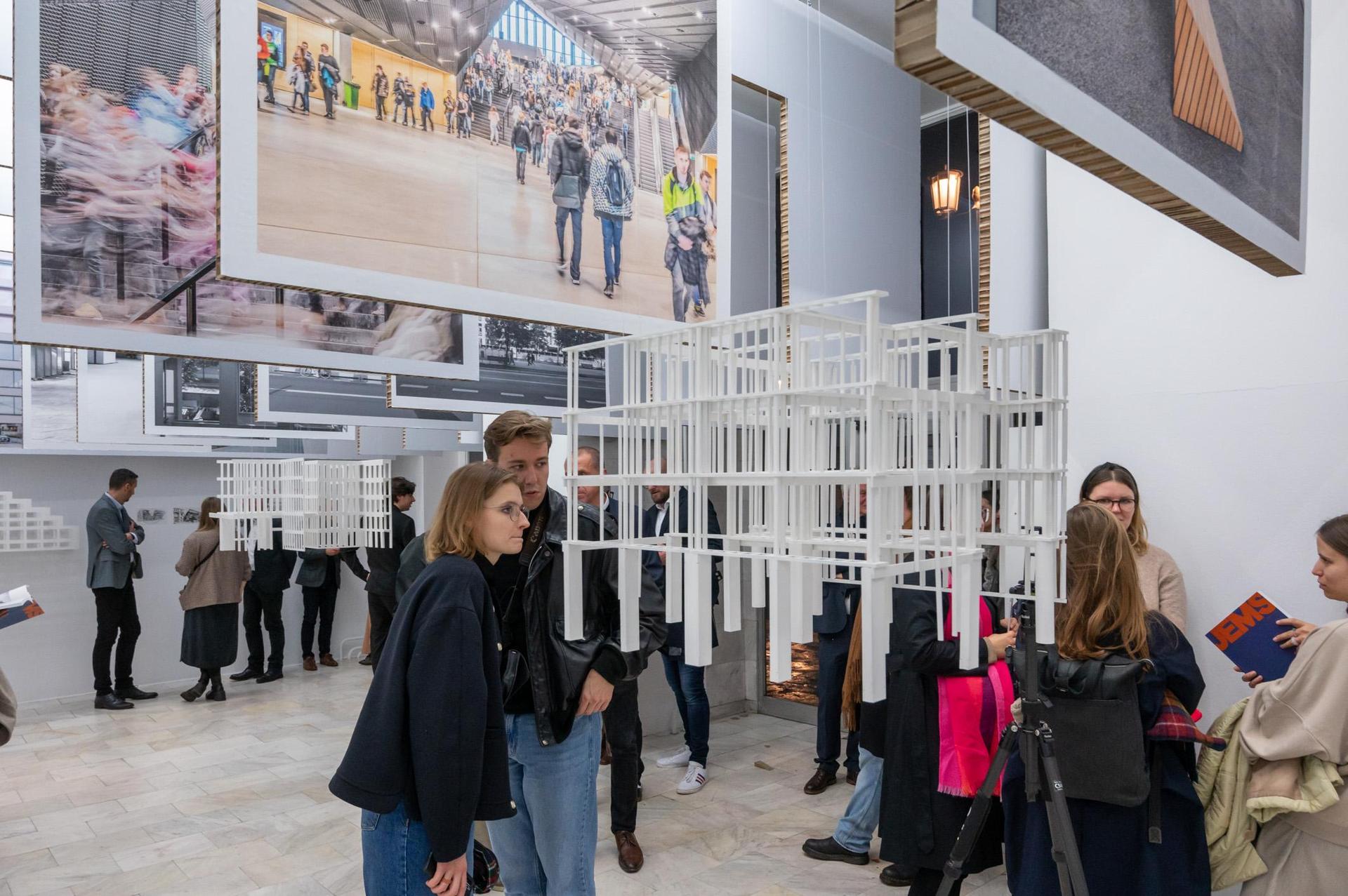 JEMS w Berlinie –  wystawa The Matter  of Layers