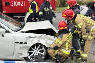 Pościg ulicami Warszawy. Wariat z promilami za kółkiem zmasakrował kilka pojazdów. Dwie osoby ranne