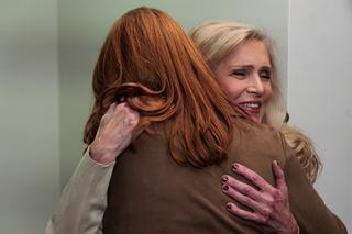 Na Wspólnej odc. 3547. Anna Kolenda (Katarzyna Wajda), jej matka Teresa Boska (Sylwia Wysocka)