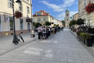Za czym kolejka ta stoi w Rzeszowie? Tłum chętnych na ważnym banknotem! 