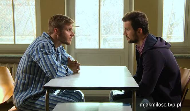 M jak miłość. Artur (Tomasz Ciachorowski), morderca Jarek (Oskar Stoczyński)