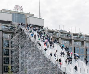 Schody do nieba przy dworcu Rotterdam Centraal