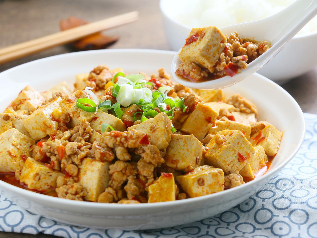 Gulasz z tofu: przepis na sycące danie wege