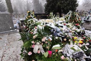 Serce z fajansu. Żona właściciela włocławskiej fabryki fajansu zmarła przy jego grobie dzień po pogrzebie męża