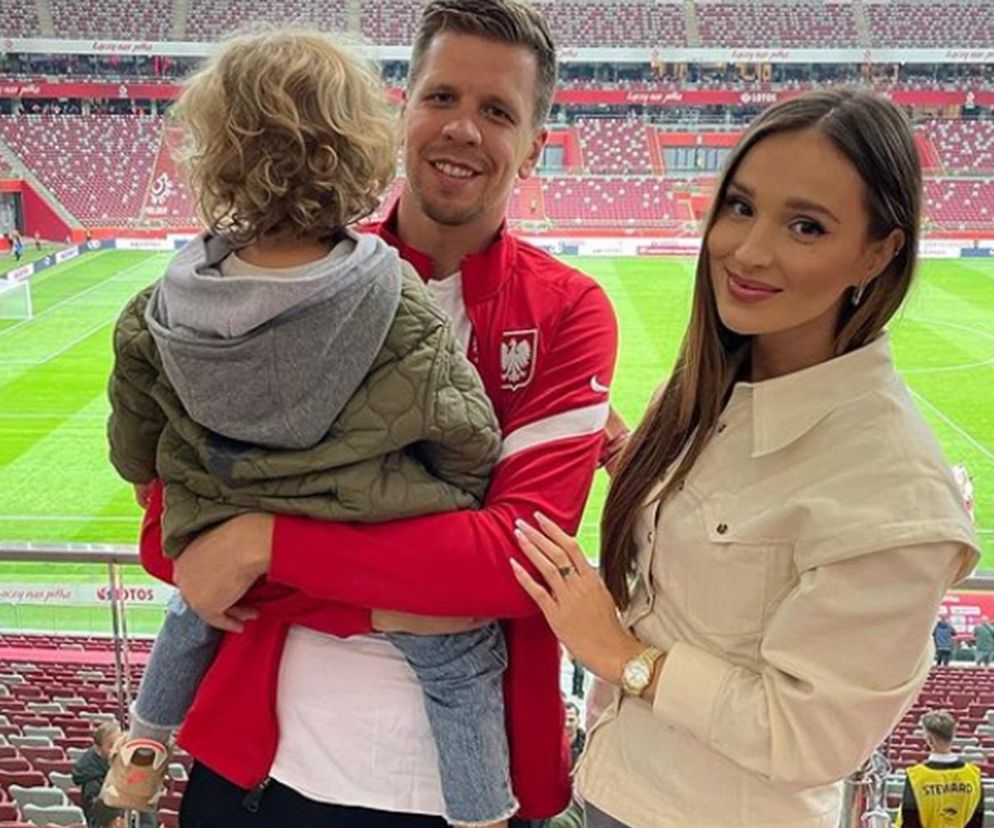 Wojciech Szczęsny z synem Liamem i żoną Mariną