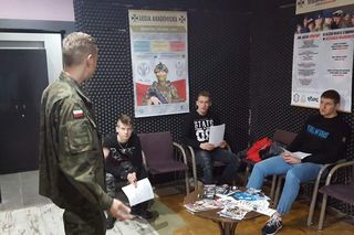 Tysiące Polaków dostają karty mobilizacyjne. Sprawdź, czy jesteś na liście