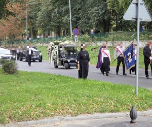 Pogrzeb Agnieszki Guz i jej syna w Sandomierzu. Rodzina i przyjaciele żegnają projektantkę gwiazd