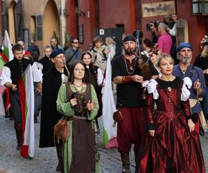 Korowód w ramach Międzynarodowego Festiwalu Renesansu w Lublinie