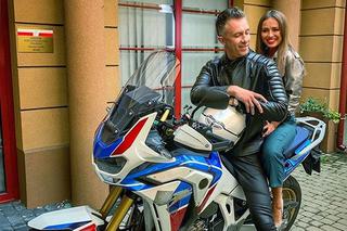 Artur odchodzi z Pierwszej miłości? Łukasz Płoszajski pokazał zdjęcie z planu innego serialu!