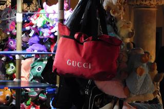 Matrioszki i torebki Gucci z Krakowa