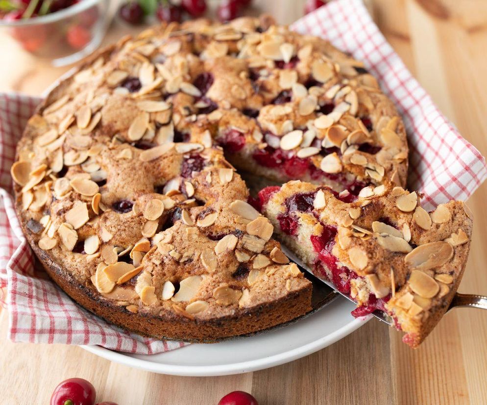 ciasto migdałowe z wiśniami