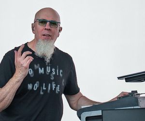 Jordan Rudess (Dream Theater) o telefonach na koncertach. Filmowanie non stop nie jest w porządku 