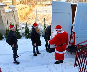 Do dzieci z domów dziecka trafiło łącznie 220 dużych paczek słodyczy