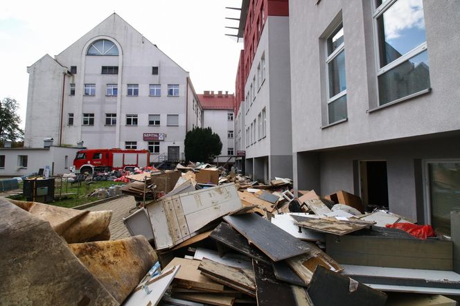 Dramat w szpitalach i przychodniach po powodzi. Zalane budynki, ewakuacja pacjentów. Raport Ministerstwa Zdrowia