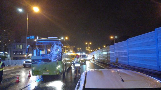 Groza! Kolejny przerażający wypadek autokaru w Warszawie