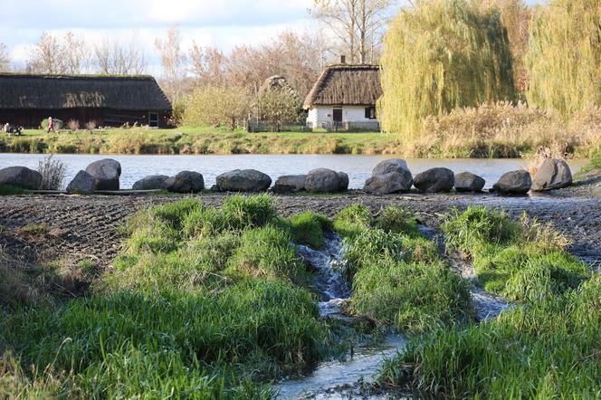 Zachwycający listopad w Muzeum Wsi Lubelskiej! Tak prezentuje się jesienny skansen [ZDJĘCIA]