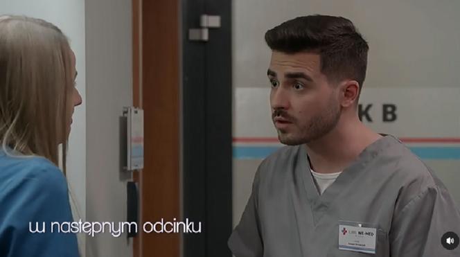 Pierwsza miłość odc. 3443 po wakacjach. Kacper (Damian Kulec), Weronika (Dominika Kryszczyńska)