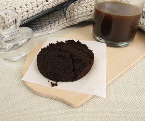 Ten trik sprawi, że będziesz mieć piękne, gęste włosy. Pokochają go nie tylko kawosze