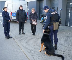 17-latek udawał policjanta. Skończył na komendzie!