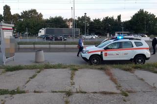 Śmierć na przystanku. 80-latek padł na ziemię, nie żyje